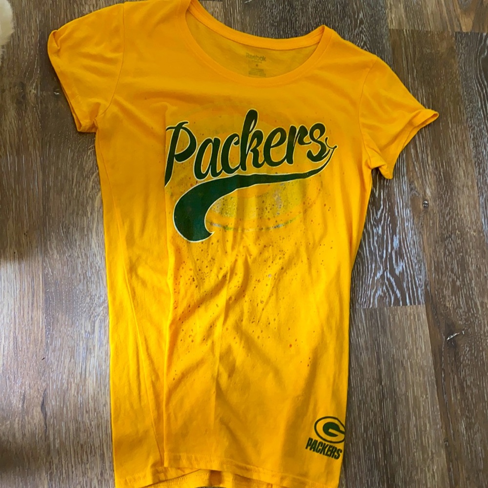 Medium Packers tshirt